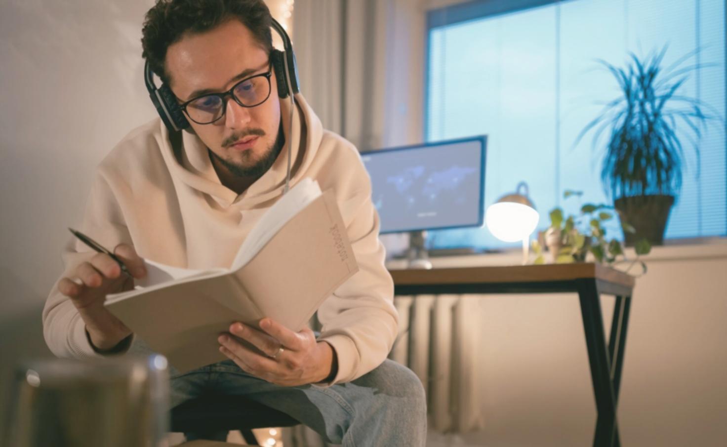 Planificación financiera con gráficos y metas establecidas